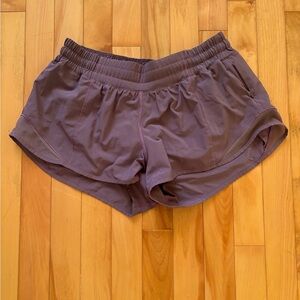 Lululemon Hottie Hot Women's Mauve Shorts 2,5" Size 8